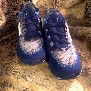 Men’s size 13 Brooks Bedlam running shoes